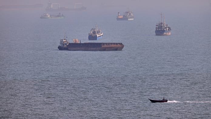 Iran fires retaliatory strikes following US attacks on Larak island in the Strait of Hormuz