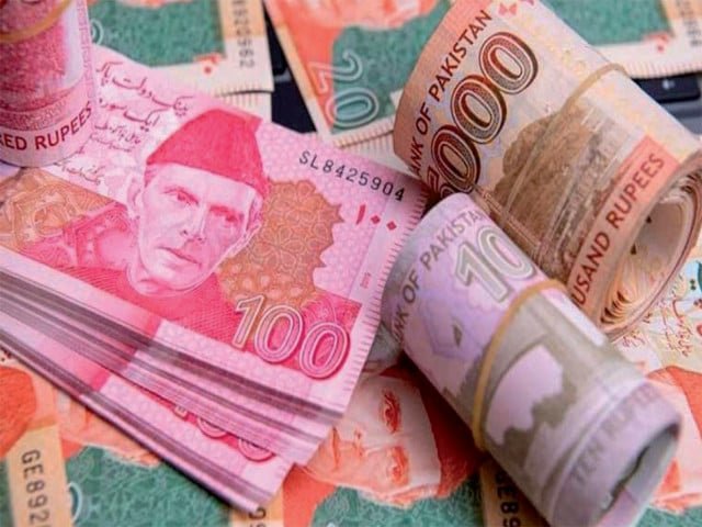 Economists advocate long-term, economy-first policy