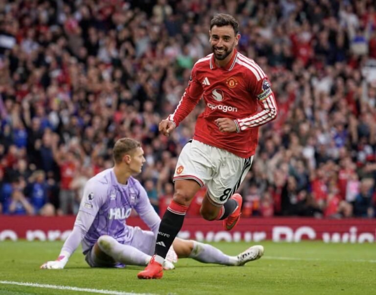 Man Utd storm back against Ipswich