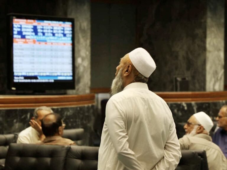 PSX closes in green as KSE-100 gains 373 points