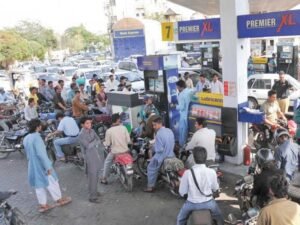 Govt increases petrol price by Rs4.1, HSD by Rs6.41 per litre for Sept 16