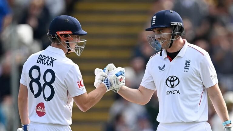 England tighten noose around Pakistan