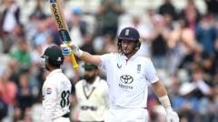 England survive scare to sweep Pakistan series