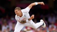 Carse left out of England squad for third Pakistan Test