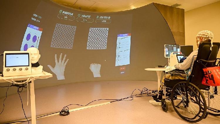 China releases world's 1st standard for AI-powered BCI medical devices