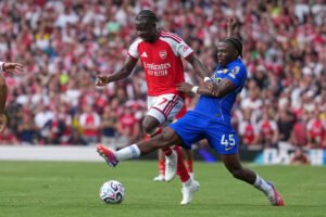 Arsenal fights back to end Chelsea's flying start