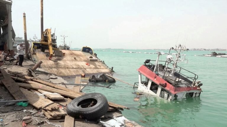 TRT World – Yemeni army says it intercepted Houthi boat attack near Red Sea islands