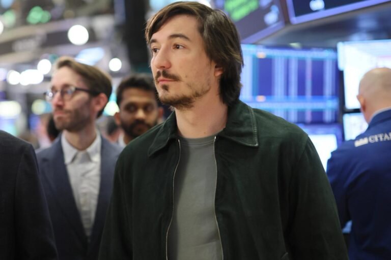 Robinhood CEO Vlad Tenev fires back at AMC's Aron in escalating fight over stock tokens