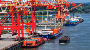 China's economy stays stable, powered by tech manufacturing and trade