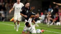Wrexham boss Parkinson says Swansea captain should have seen red