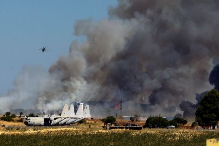 TRT World – Greek F-4 jet crashes during air show near Athens