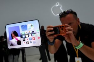 New iPhone Duo gives the internet a new reason to make memes