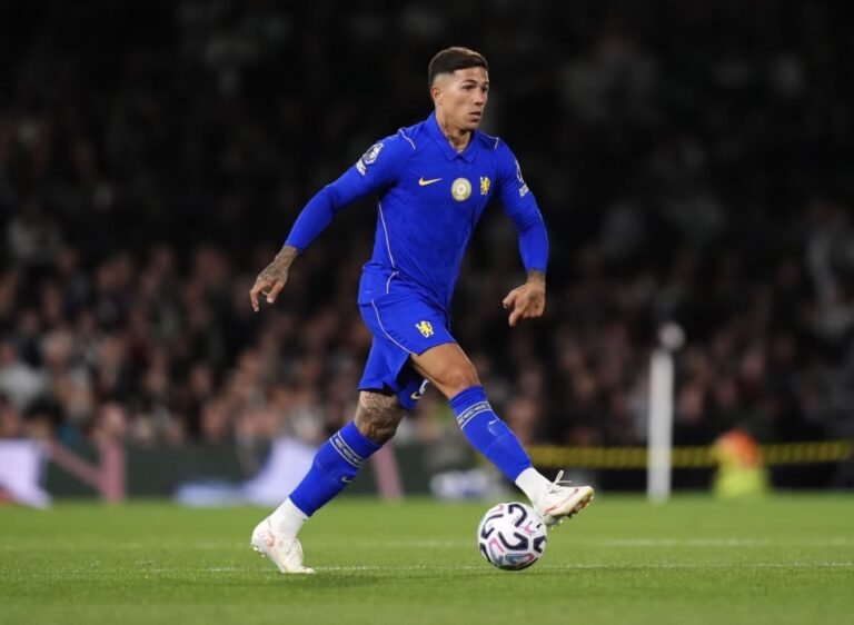 City chase Fernandez, Arsenal eye Alvarez