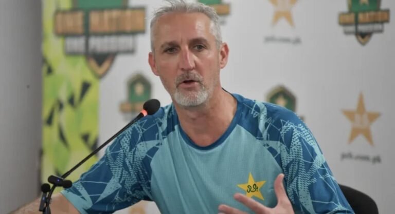 Gillespie lambasts Aaqib over sackings