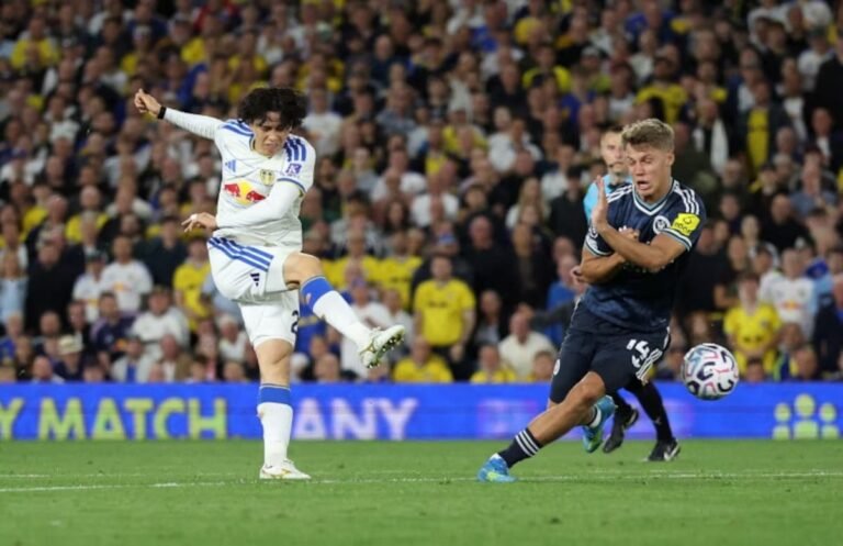 Leeds cruise into Premier League top three