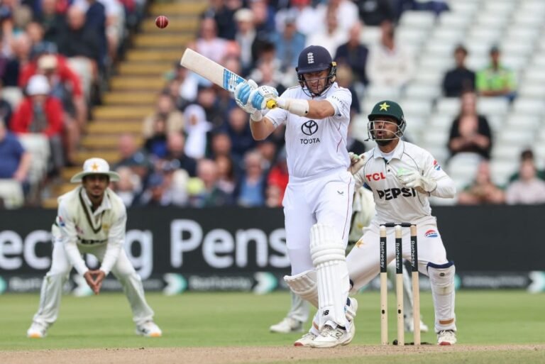 England complete 3-0 Test whitewash