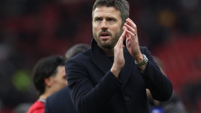 Carrick faces derby test as expectations soar at Man Utd