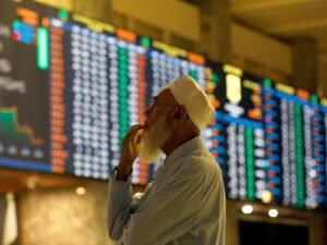 PSX slips over 600 points as oil retreats, sector sell-off weighs on sentiment