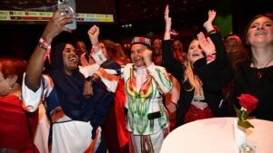 Early results in Swedish election show one-seat advantage for left bloc